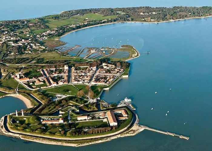 La Miniardise - Maison Dans Le Village Иль-д'Экс